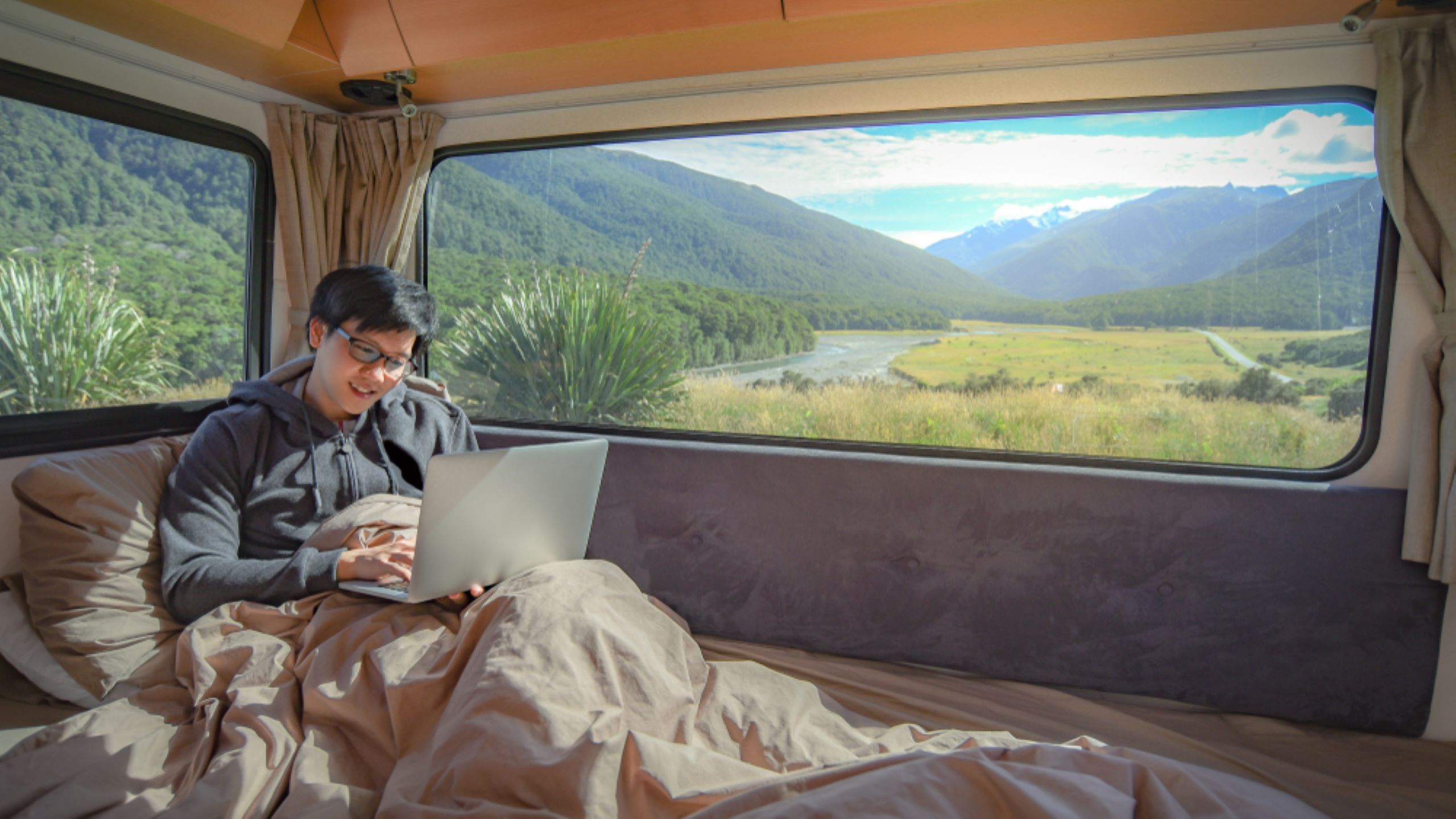 10 Ways Digital Nomads Can Be Successful From Anywhere