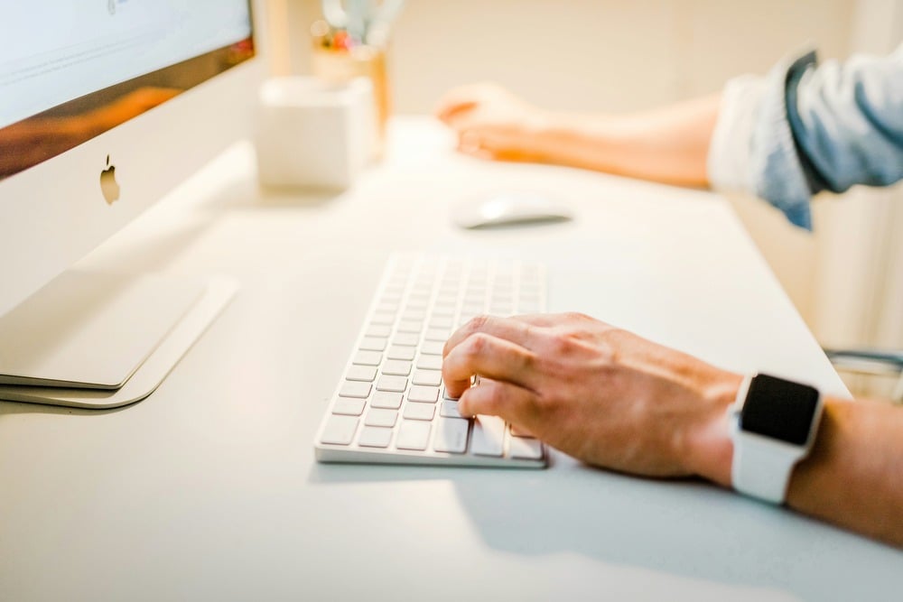 5 Ways to Find New Clients Using AI