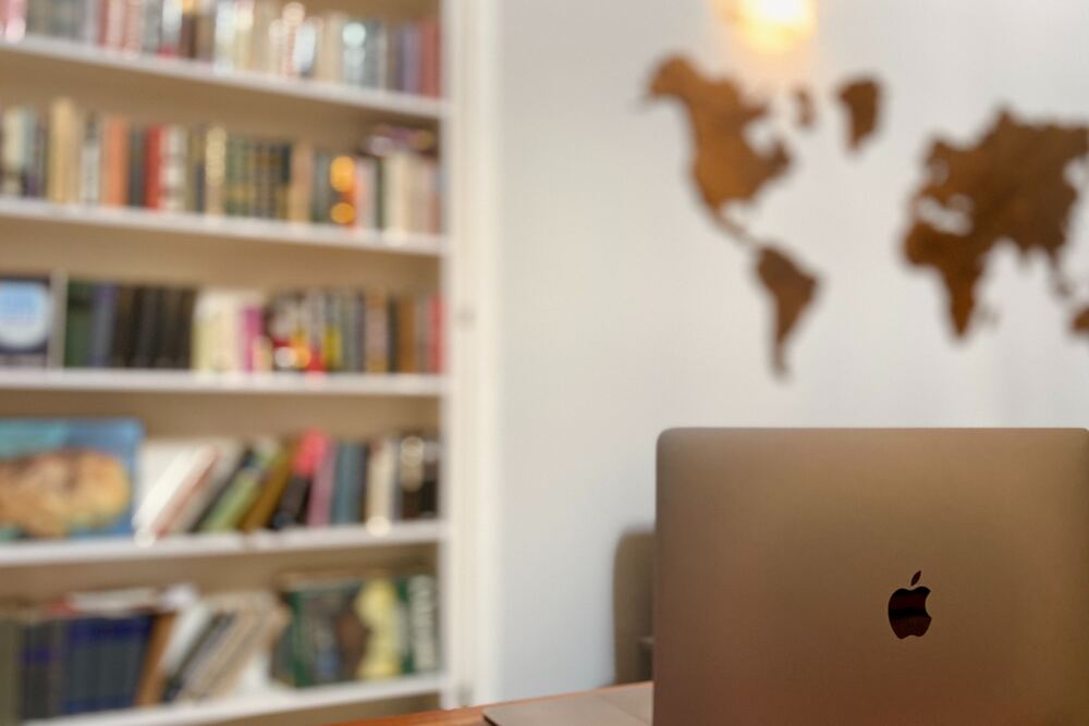 How to Become a Digital Nomad: 9 Things to Consider