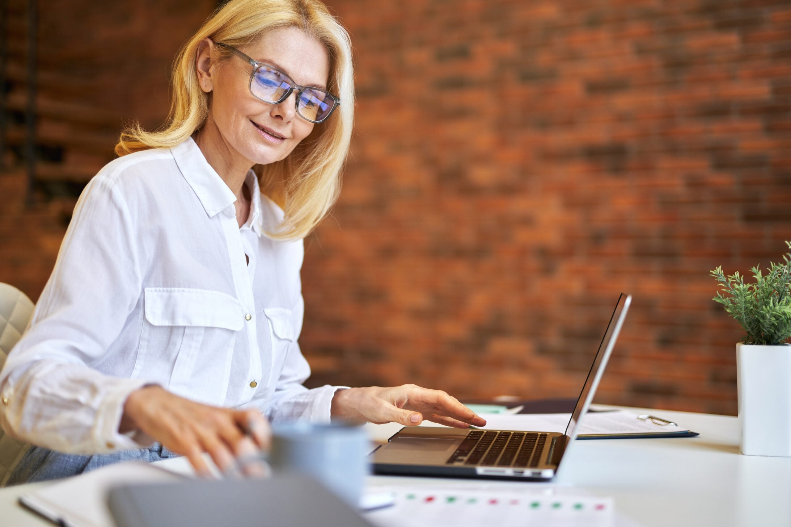 5 Reasons to Use an Employer of Record for Global Hiring
