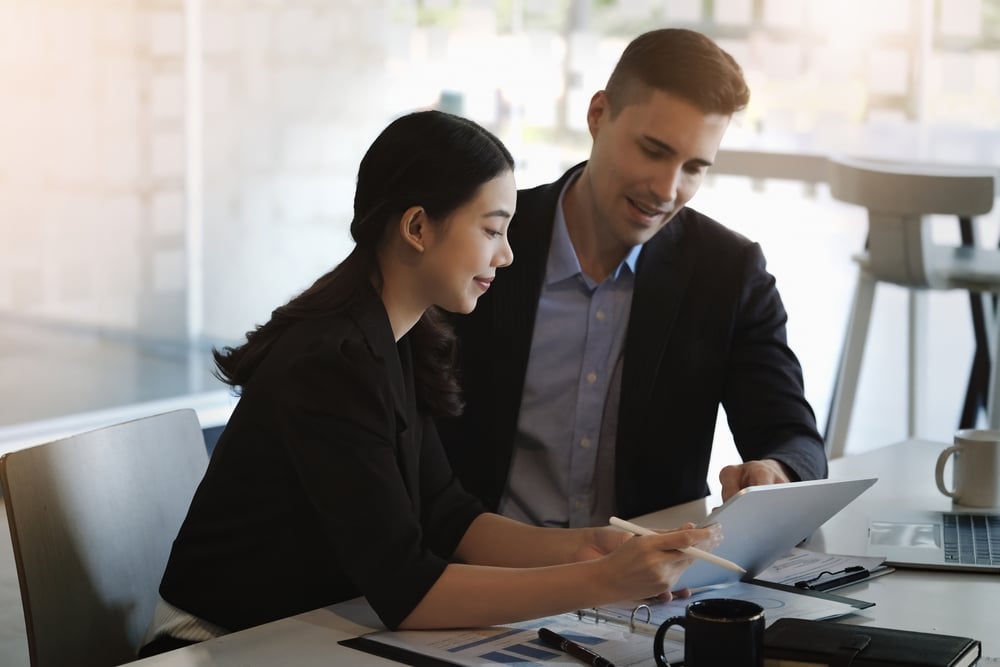 6 Ways to Sell Better and Get More Consulting Clients (Guide)